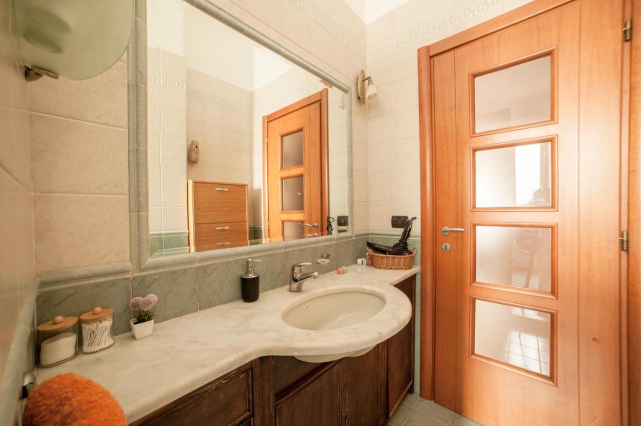 טורינו Cozy Room Stanza Close City Center In A Family House Stanza In Appartamento Condiviso Noi Viviamo In Casa Stanza In Affitto מראה חיצוני תמונה