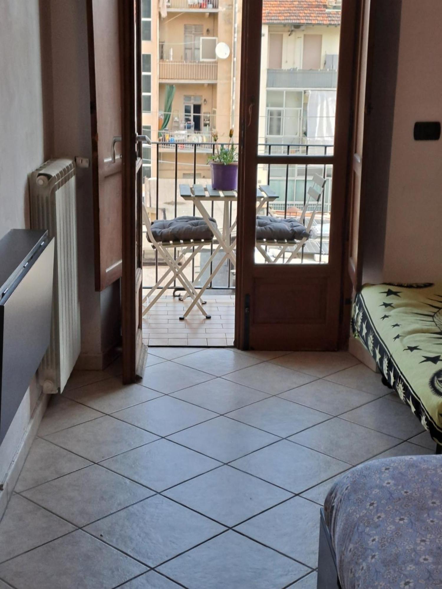 טורינו Cozy Room Stanza Close City Center In A Family House Stanza In Appartamento Condiviso Noi Viviamo In Casa Stanza In Affitto חדר תמונה